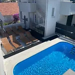 דירה Milena-with A Pool