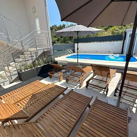 Milena-with A Pool Apartment Trogir