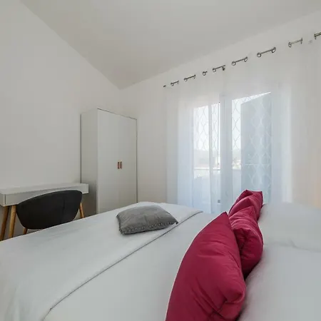 Milena-with A Pool Apartment Trogir
