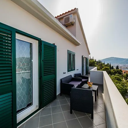 Milena-with A Pool Apartment *