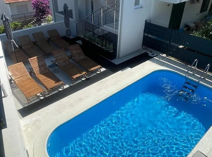 Апартаменты Milena-with A Pool Трогир