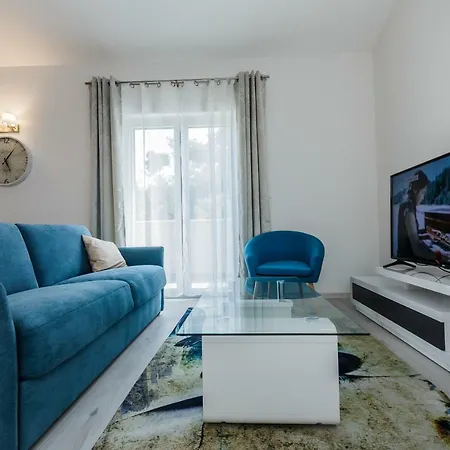 Milena-with A Pool Traù