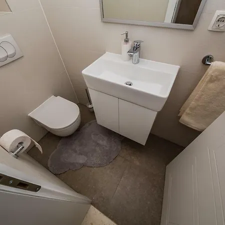 Appartamento Milena-with A Pool Traù