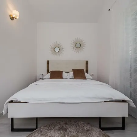 Milena-with A Pool Appartamento *