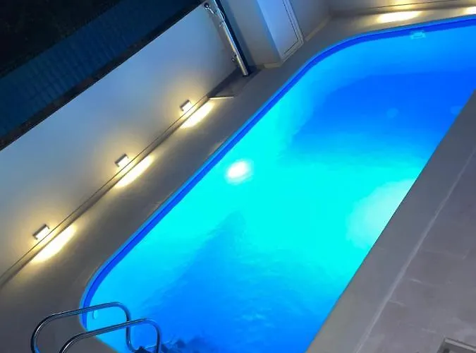 Milena-with A Pool تروغير